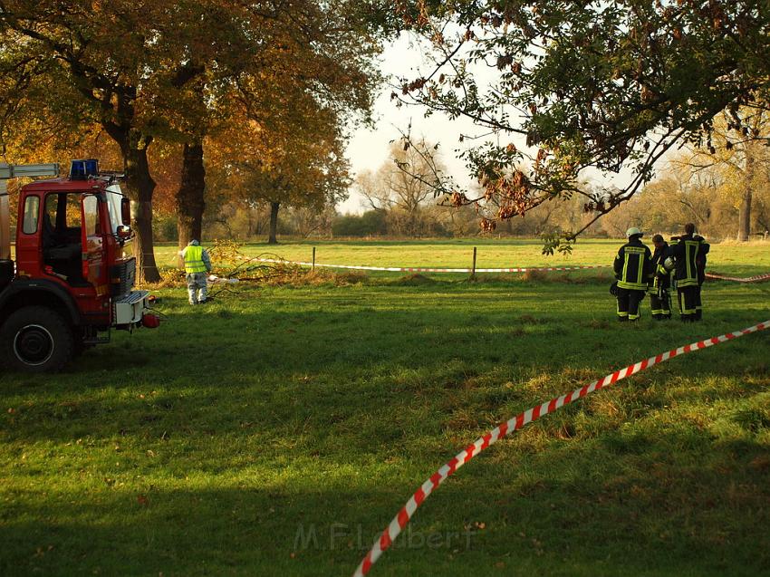 Kleinflugzeug abgestuerzt Sankt Augustin Meindorf P076.JPG